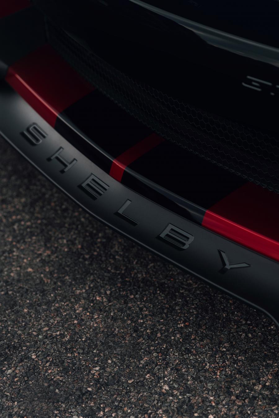 Логотип Ford Mustang Shelby GT500 2019 года  (фото 84 из 119)
